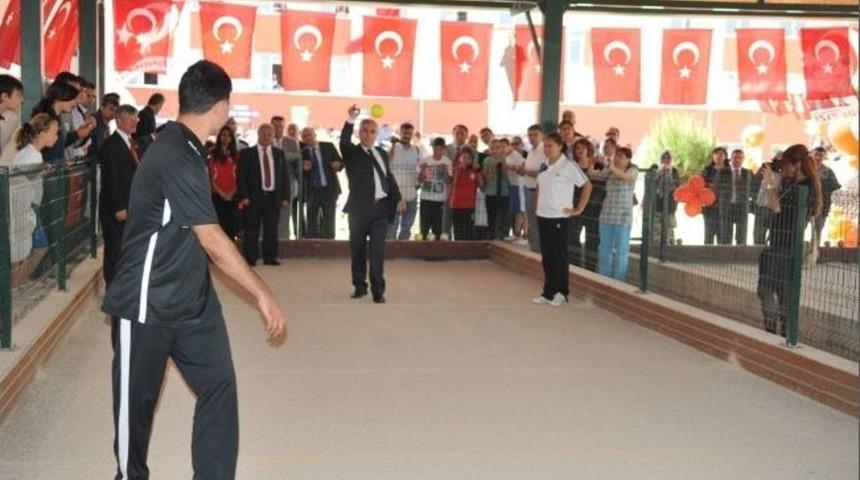 Nil&uuml;fer&rsquo;de Bocce Meyvelerini Veriyor