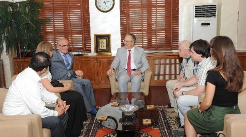 Osmanlıca &Ouml;ğrenen Rus Akademisyenler Başkan Yılmaz&rsquo;ı Ziyaret Etti