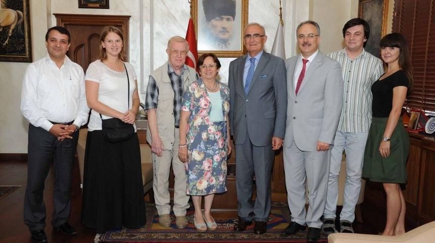 Osmanlıca &Ouml;ğrenen Rus Akademisyenler Başkan Yılmaz&rsquo;ı Ziyaret Etti