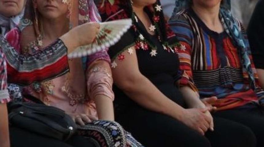 Babaları Tarafından &Ouml;ld&uuml;r&uuml;ld&uuml;ğ&uuml; İddia Edilen 2 Kardeş Toprağa Verildi