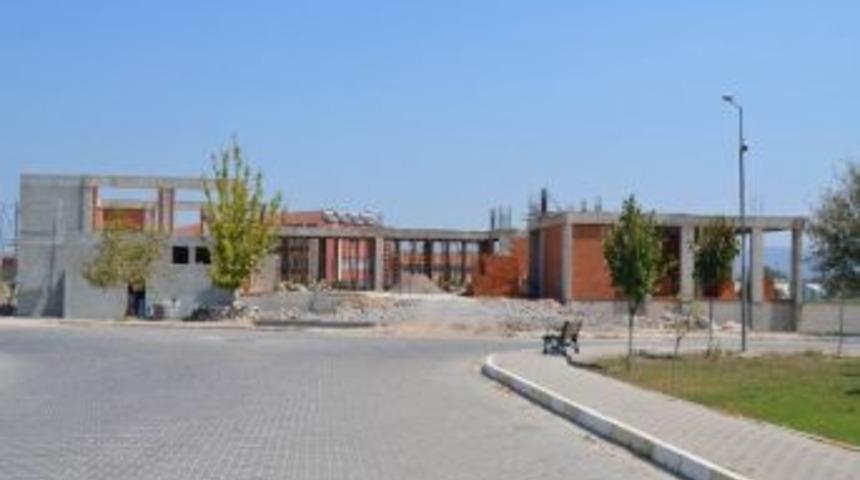 D&uuml;ğ&uuml;n Salonu Karşıyaka Spor Kul&uuml;b&uuml;'ne Devredilecek