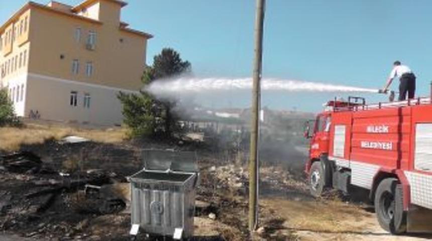 Ot yangını panik yarattı