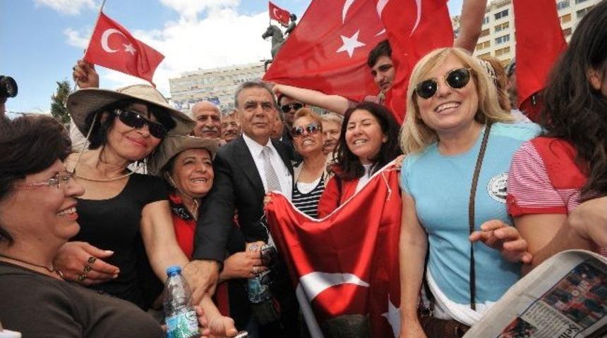 "izmir'e İz Bırak"