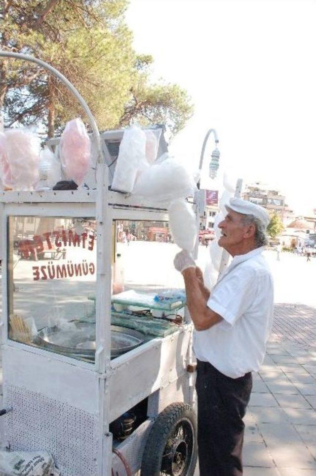 Nostalji Pamuk Şekerini, Güneş Paneli İle Yapıyor