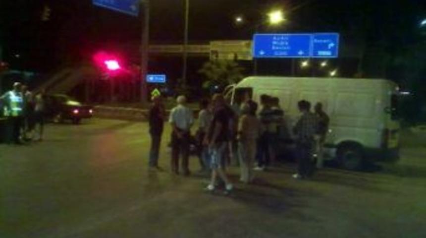 İncirliova&rsquo;da Trafik Kazası; 2 Yaralı