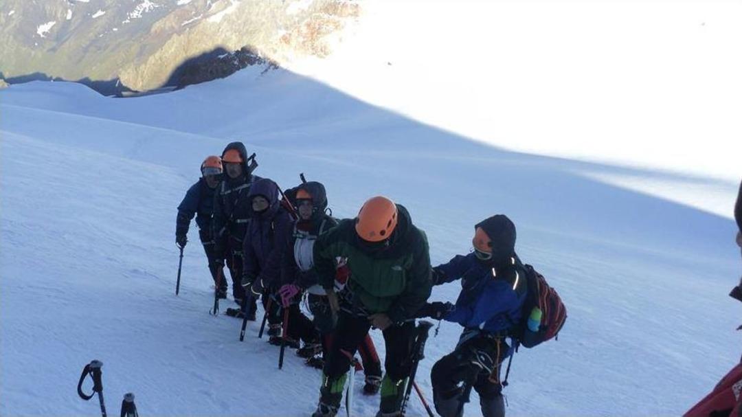 İkinci Bahar'da 5047 Metrelik Kazbek Dağı Zirvesi