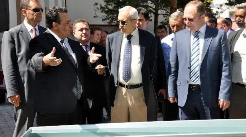 &Ccedil;ift&ccedil;ilere Bin 700 Adet Hayvan Sulağı Dağıtıldı