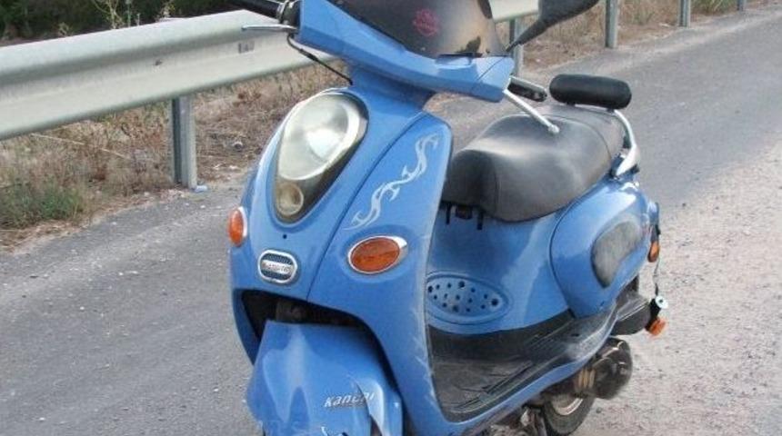 Devrilen Motosikletin S&uuml;r&uuml;c&uuml;s&uuml; Yaralandı