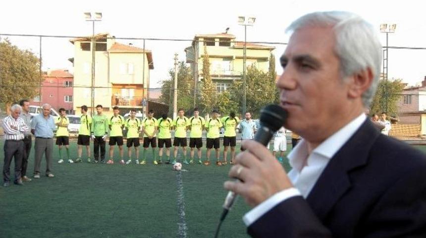 Cumhuriyet Futbol Turnuvası Başladı