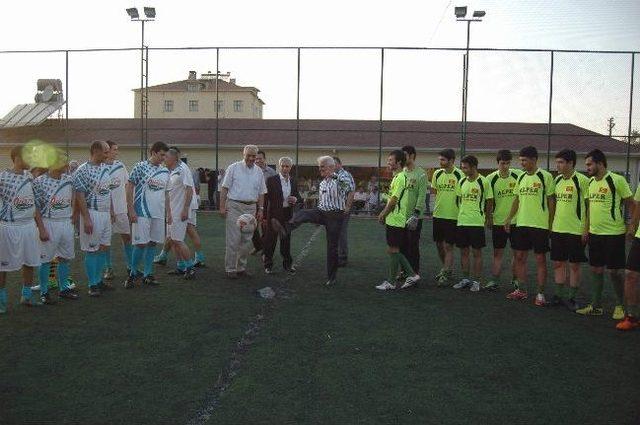 Cumhuriyet Futbol Turnuvası Başladı