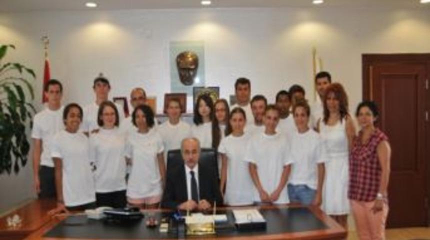 G&ouml;n&uuml;ll&uuml; Gen&ccedil;ler Başkan Gen&ccedil;'i Ziyaret Etti