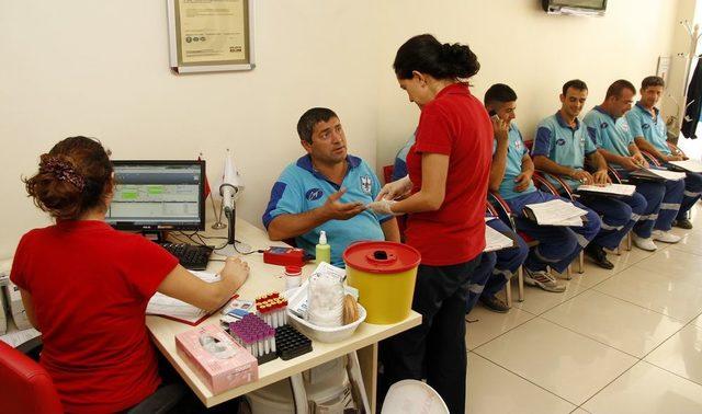 Konak Belediyesi Temizlik Işçileri Kan Verdi