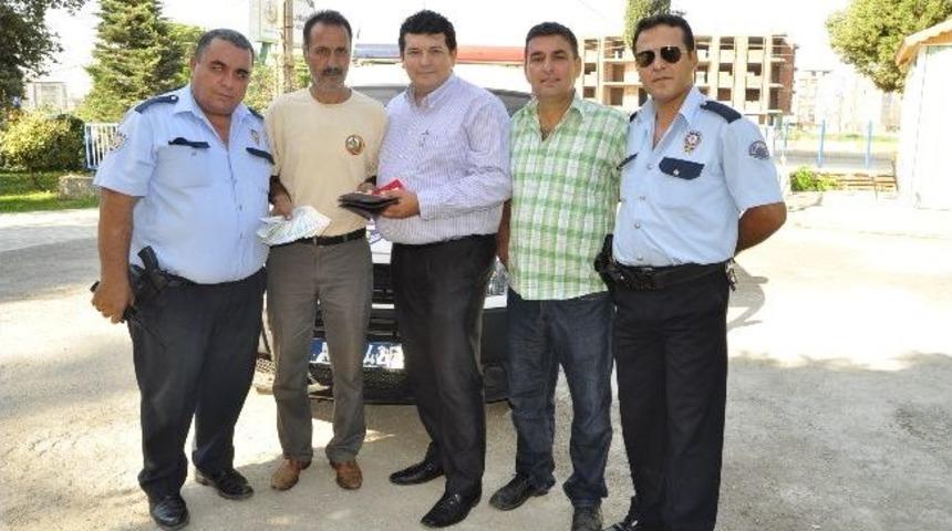 Fidanlık İş&ccedil;isi "helal Olsun" Dedirtti!