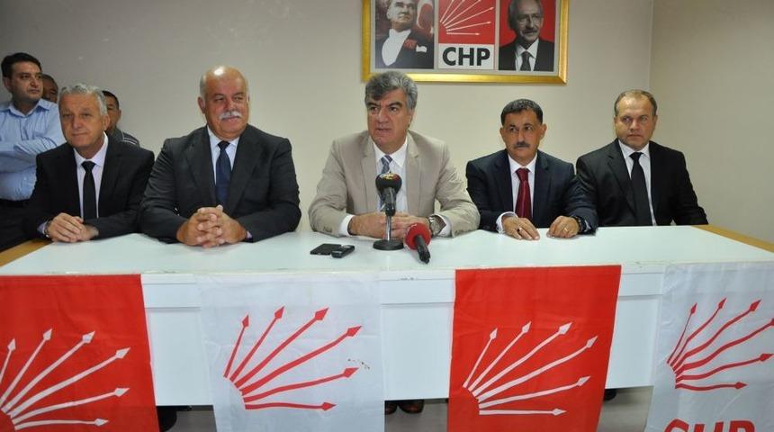 &Ccedil;i&ccedil;ek'in Katılımıyla İzmir'deki 30 Il&ccedil;enin 29'unun Belediyeleri CHP'li Oldu