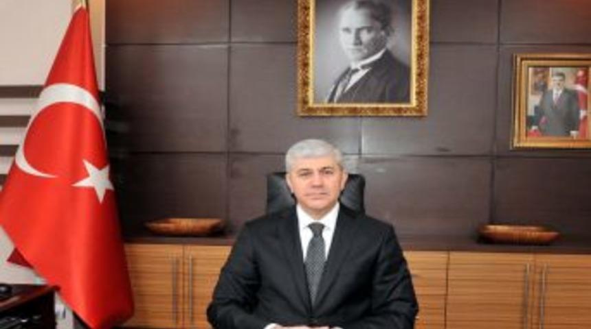 Vali Erden: 30 Ağustos Zaferi, T&uuml;rk Milletinin En Şanlı G&uuml;nlerinden Birisidir