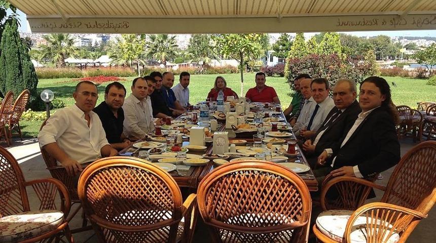 Gen&ccedil; Girişimciler İcra Kurulu, Murzioğlu Onuruna Kahvaltı D&uuml;zenledi