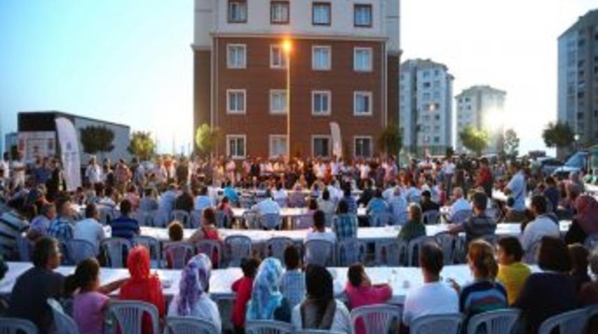 Başakşehir'de '&Ccedil;ay Sohbetleri' Başladı