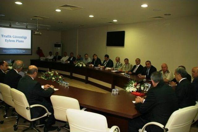 60 Yaş &Uuml;st&uuml;ndeki Vatandaşlar Toplu Taşımaya &Ouml;zendirilecek 1