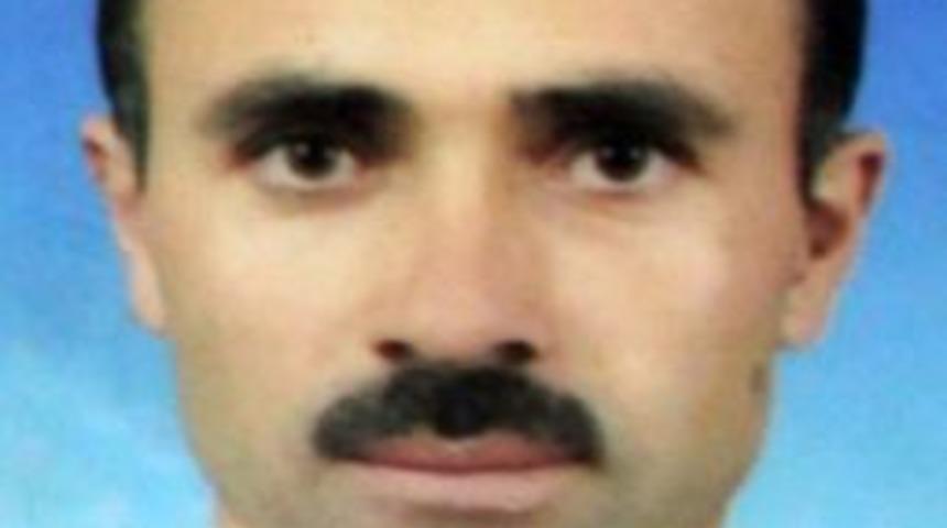 Kardeşinin g&ouml;zleri &ouml;n&uuml;nde &ouml;ld&uuml;