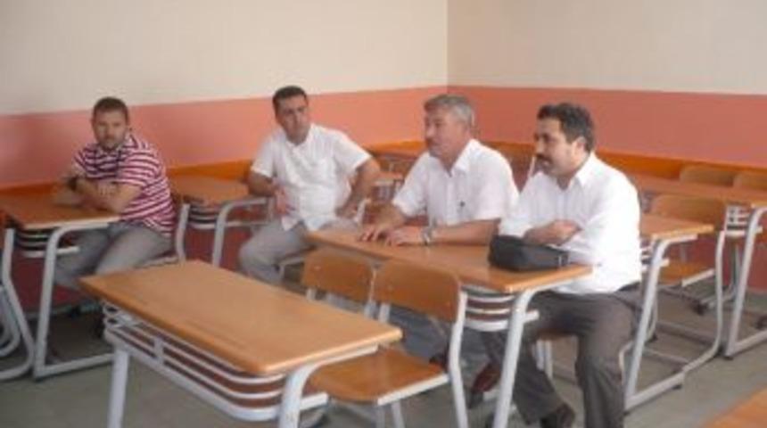 Başkan Yaralı K&ouml;rfez Dershanesi'nin Başarısını Kutladı