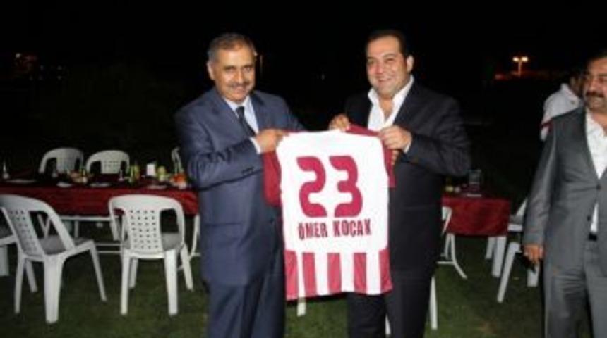 Vali Ko&ccedil;ak Elazığspor'u ziyaret etti