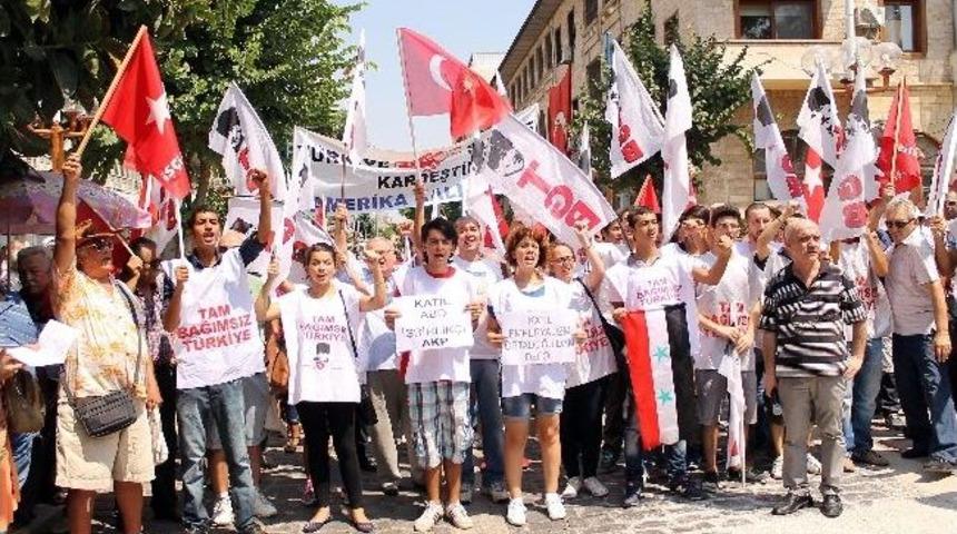 Mersin'de 'suriye İle Savaşa Hayır' Eylemi