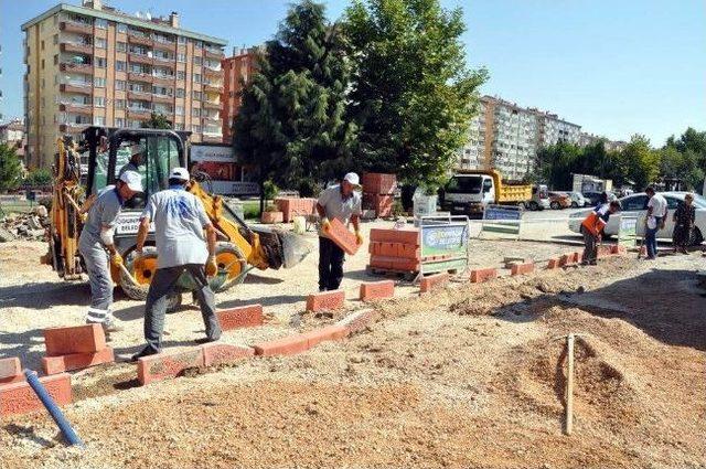 Yenidoğan Mahallesinde Yol Ve Tratuvar Çalışması