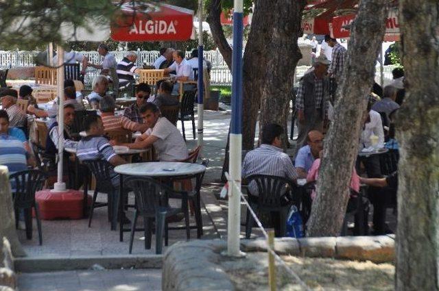 Yozgat’ta Sıcaktan Bunalan Vatandaşlar Parklara Akın Etti