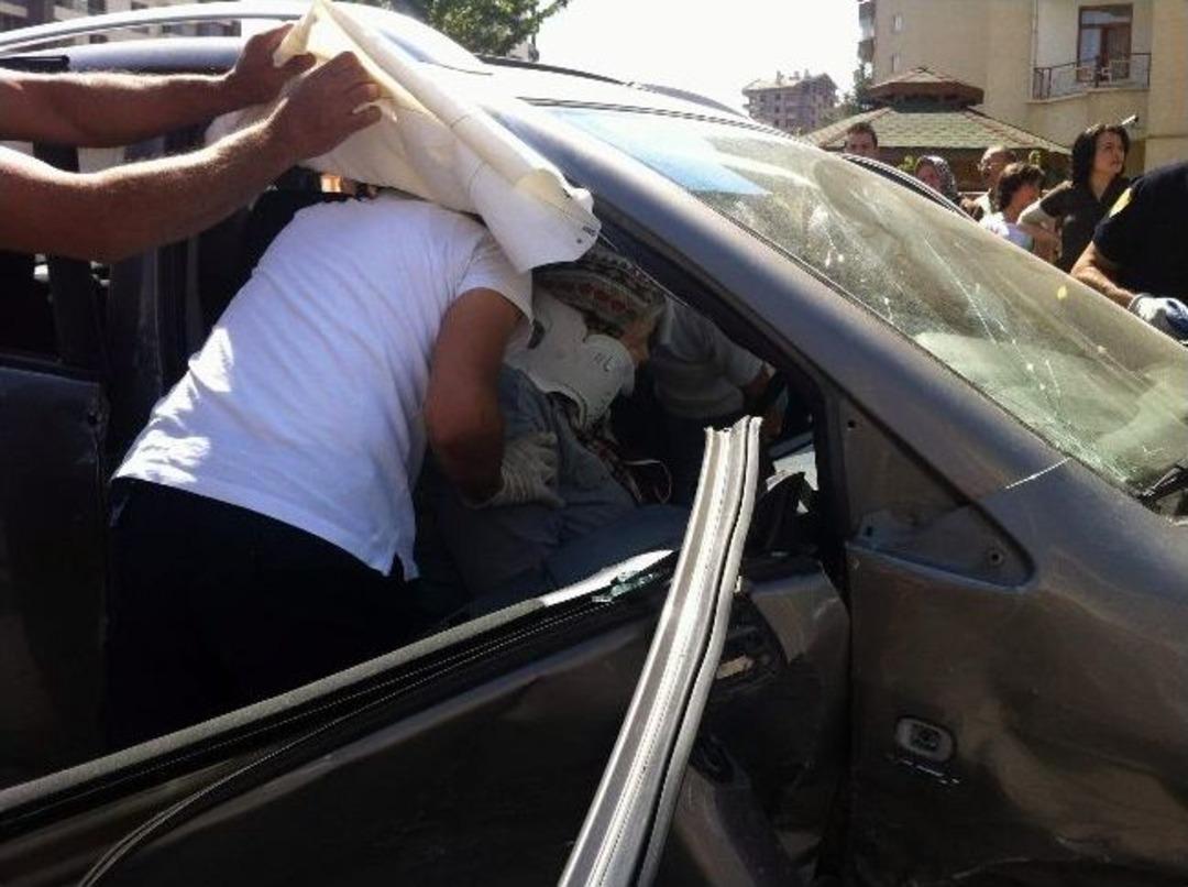 Trafik Kazasında &lsquo;aırbag&rsquo; Hayat Kurtardı