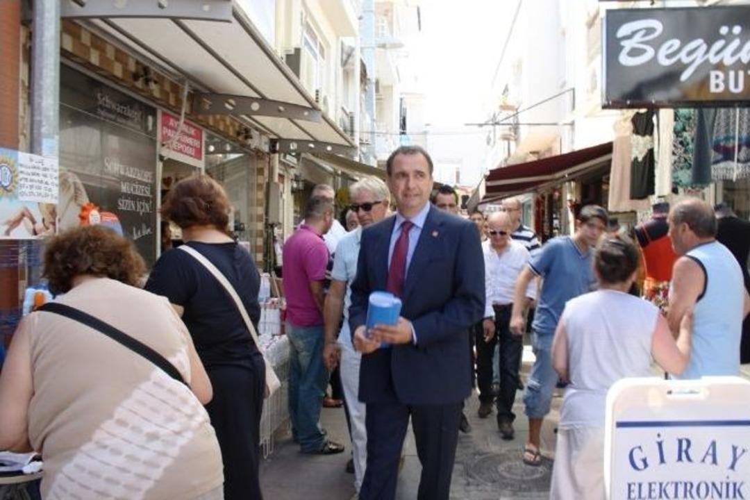 Ato Başkanı Gen&ccedil;er, Karanfil Dağıtarak Chp'den Aday Olduğunu A&ccedil;ıkladı