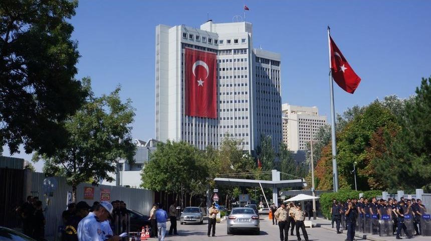 Dışişleri Bakanlığı &Ouml;n&uuml;nde 'Suriye' Protestosu