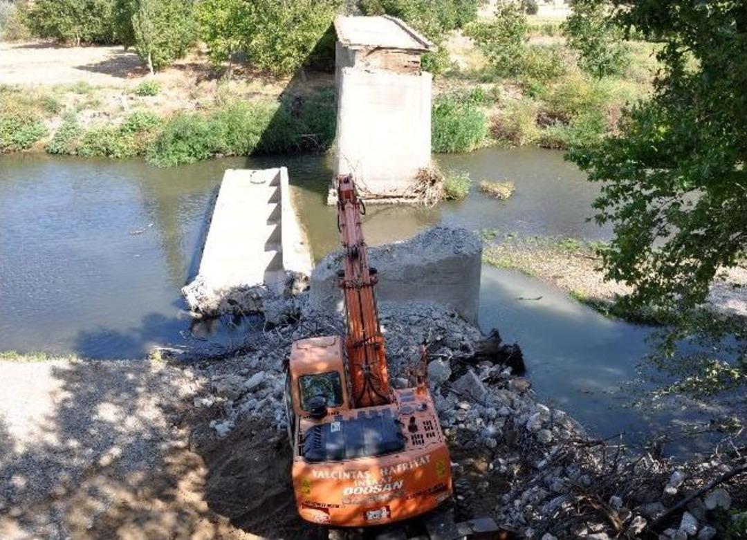 &Ccedil;anakkale İl &Ouml;zel İdaresi 55 Yıllık K&ouml;pr&uuml;y&uuml; Yeniliyor