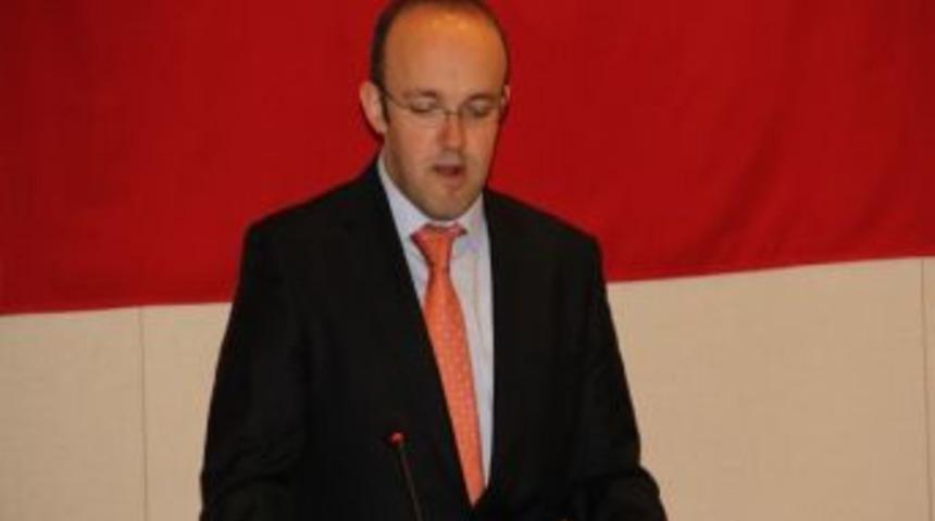 Dr. K&uuml;rşat Karacagil: