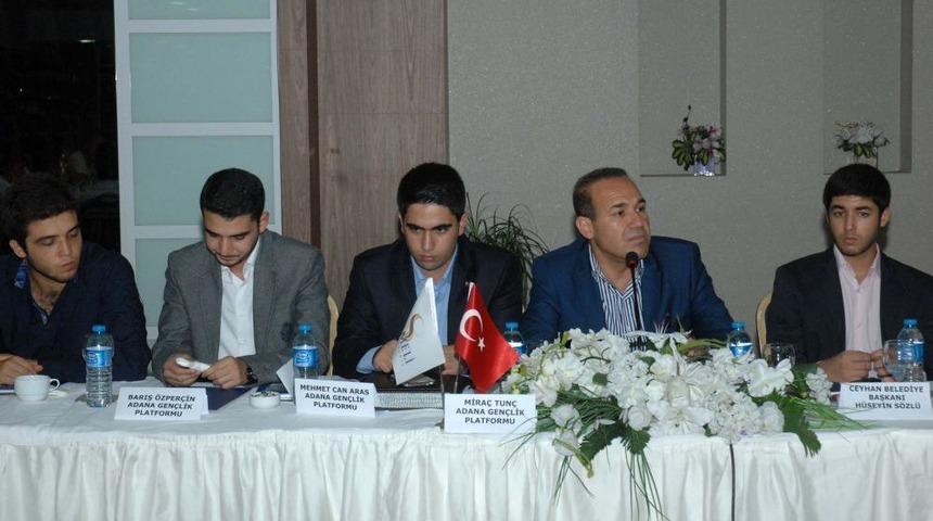 Başkan S&ouml;zl&uuml;, Gen&ccedil;lerle Adana'nın Sorunlarını Tartıştı