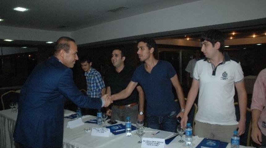 Başkan S&ouml;zl&uuml; Genclik Meclisinde Genclerle Buluştu