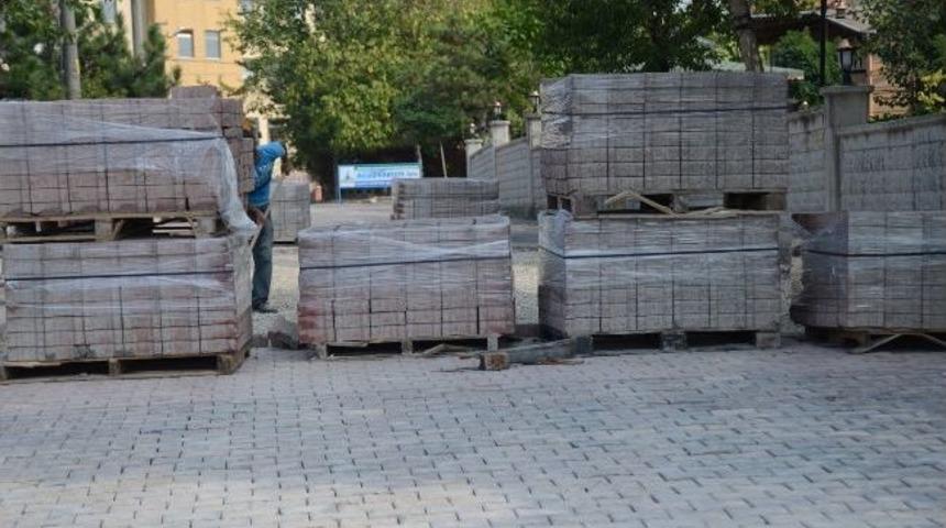 Uzun&ccedil;iftlik Emek Mahallesinde Sokaklara Parke D&ouml;şeniyor