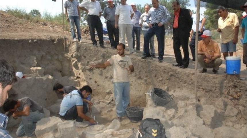 Tatarlı H&ouml;y&uuml;ğ&uuml; Kazılarında Akamenid D&ouml;nemi İzlerine Rastlandı