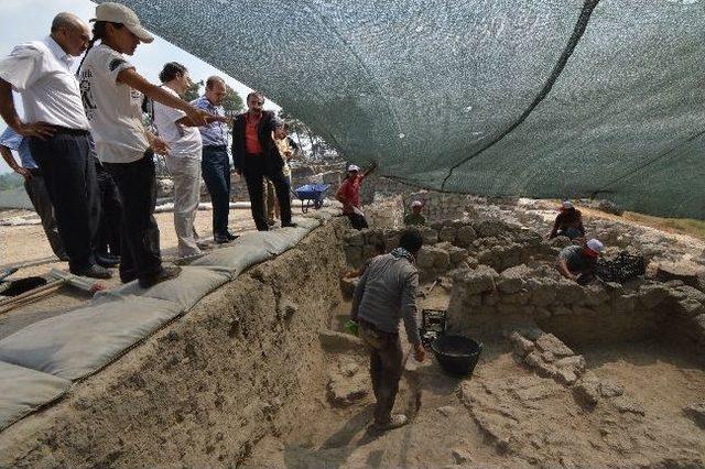 Tatarlı Höyüğü Kazılarında Akamenid Dönemi İzlerine Rastlandı