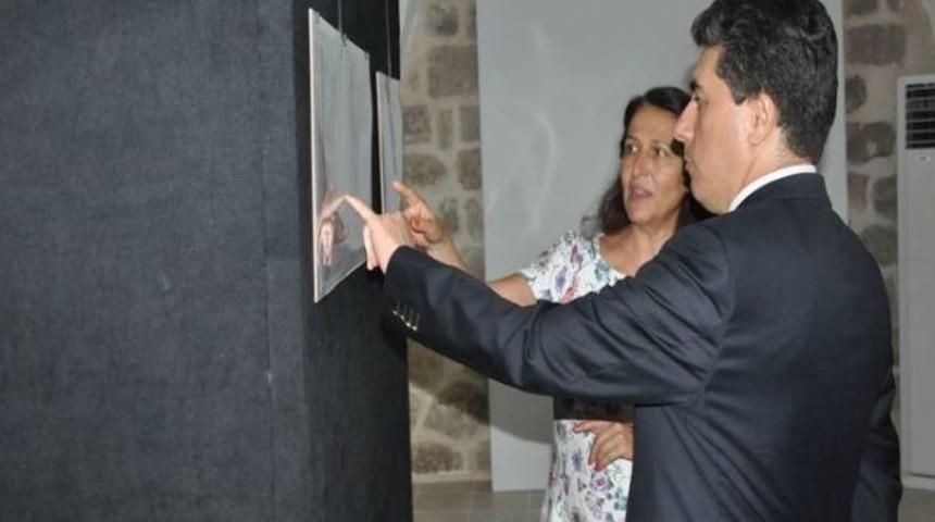 Mardin Valisi Cengiz 'ge&ccedil;miş, Gelecek' Resim Sergisini Ziyaret Etti