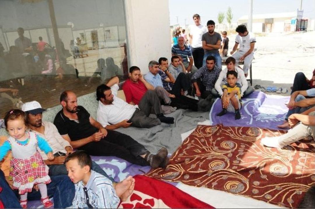 Depremzedeler A&ccedil;lık Grevinde