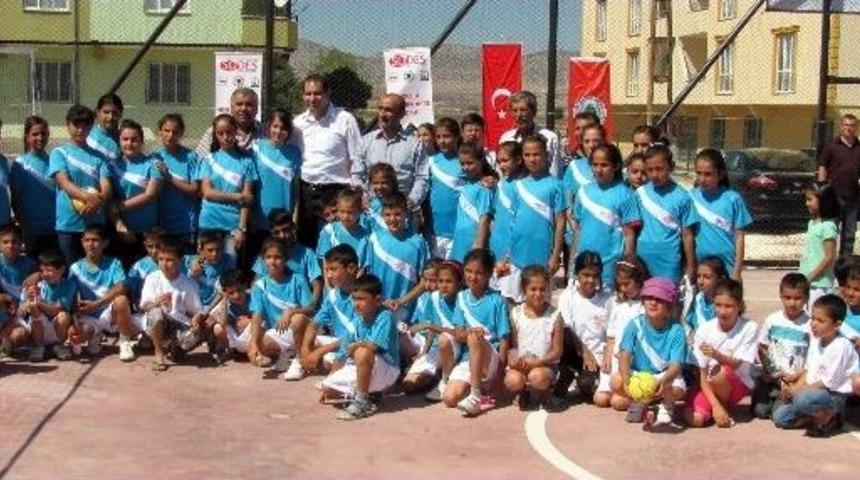 Sodes Projesi Kapsamında Araban&rsquo;a 2 Spor Tesisi Kazandırıldı