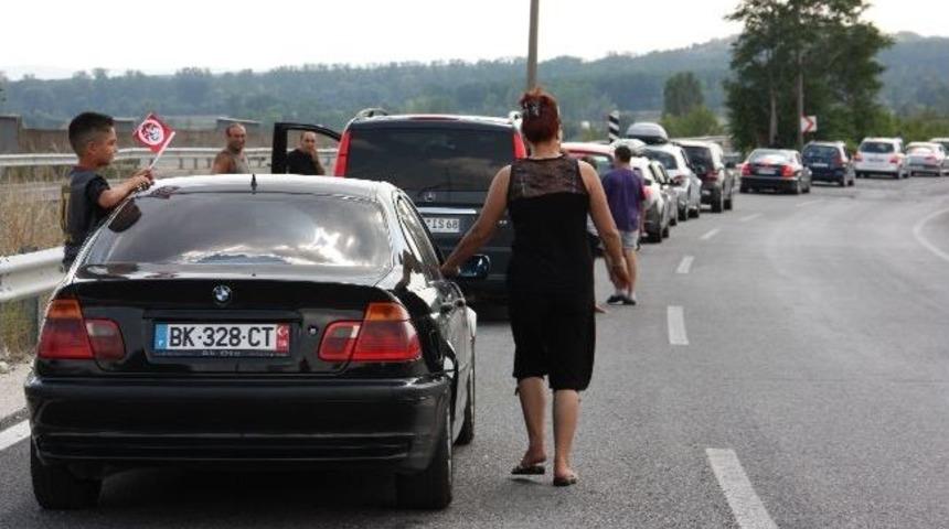 Gurbet&ccedil;ilerin D&ouml;n&uuml;şleri, Uzun Kuyruklar Oluşturdu