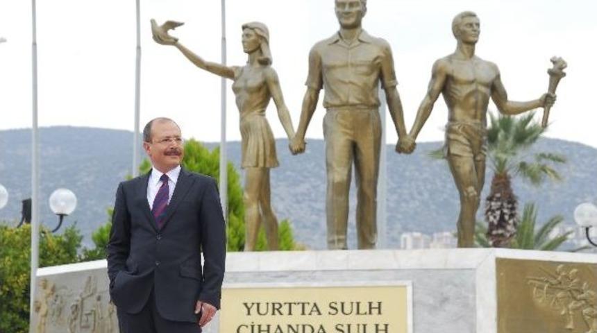 Kuşadası Belediye Başkanı Altung&uuml;n&rsquo;den Zafer Bayramı Mesajı