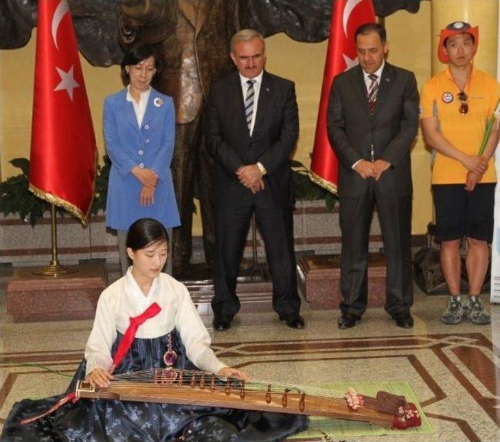 Kore Gazilerini Sırtlarında Taşıdılar G1