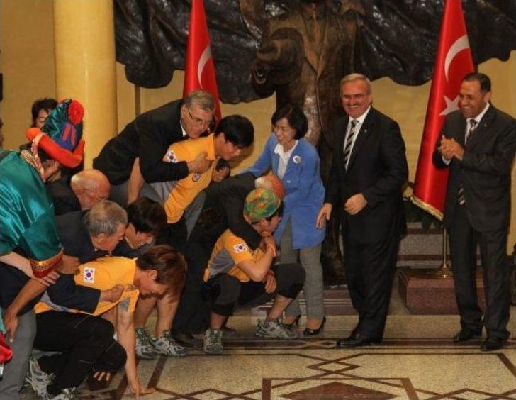 Kore Gazilerini Sırtlarında Taşıdılar G3