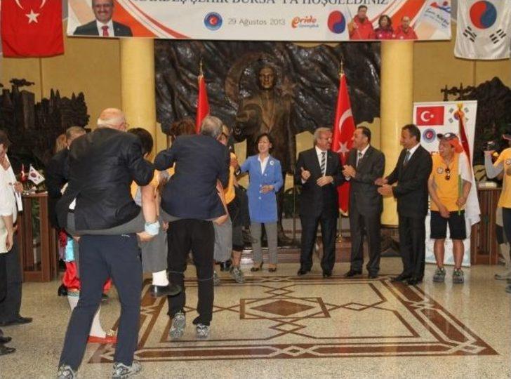 Kore Gazilerini Sırtlarında Taşıdılar G5