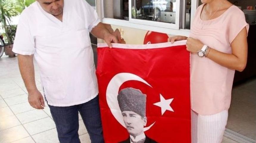 İzmir Valiliği'nden "bayrak" Uyarısı