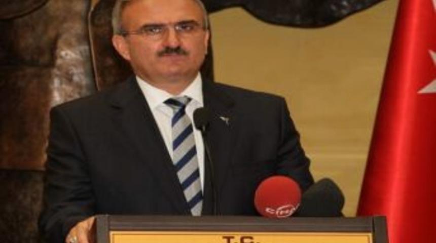 Bursa Valisi M&uuml;nir Karaoğlun'dan Zafer Bayramı A&ccedil;ıklaması