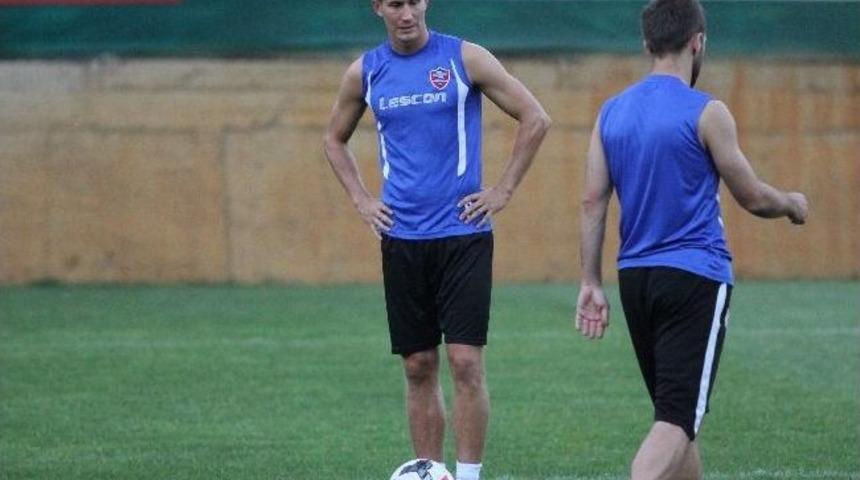 Karab&uuml;kspor'da Pedersen İlk Antrenmanına &Ccedil;ıktı