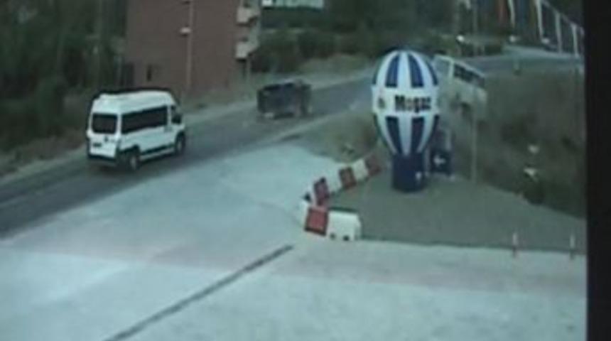 Zonguldak'ta minib&uuml;s dehşeti: 2 &ouml;l&uuml;, 3 yaralı